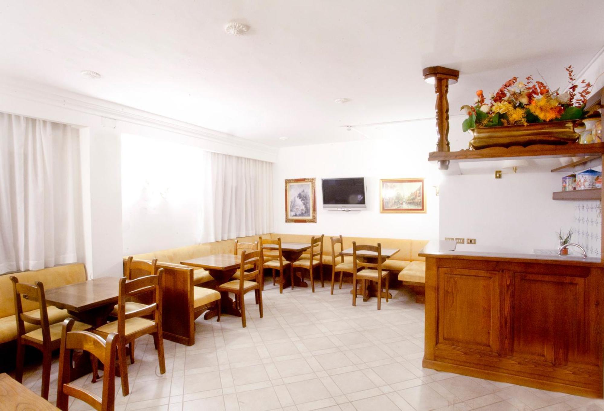 Hotel Sporting Рокказаро Экстерьер фото