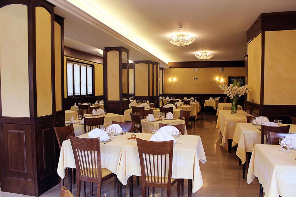 Hotel Sporting Рокказаро Экстерьер фото