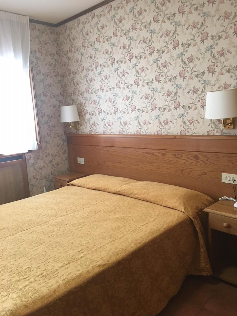 Hotel Sporting Рокказаро Экстерьер фото