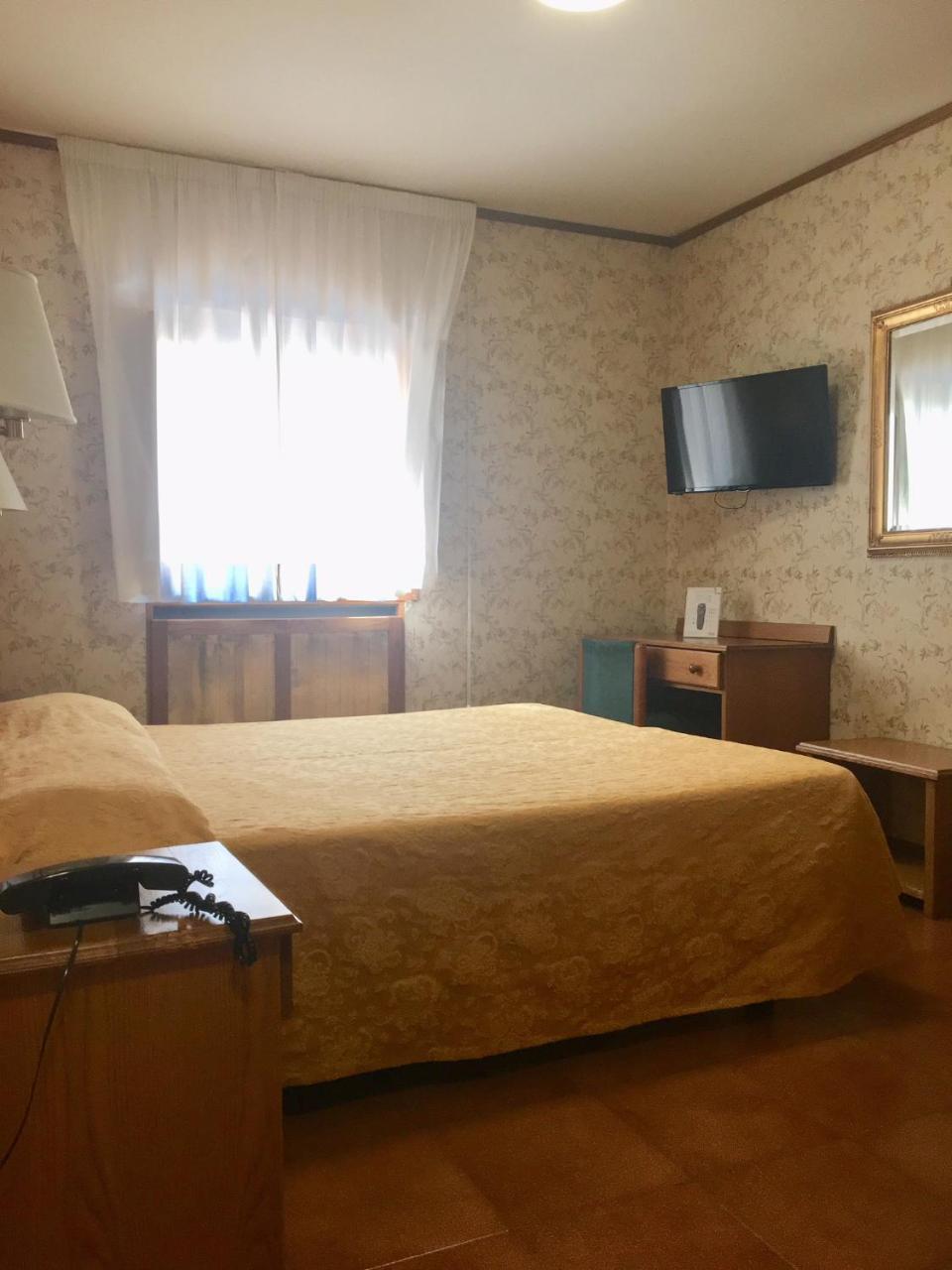 Hotel Sporting Рокказаро Экстерьер фото